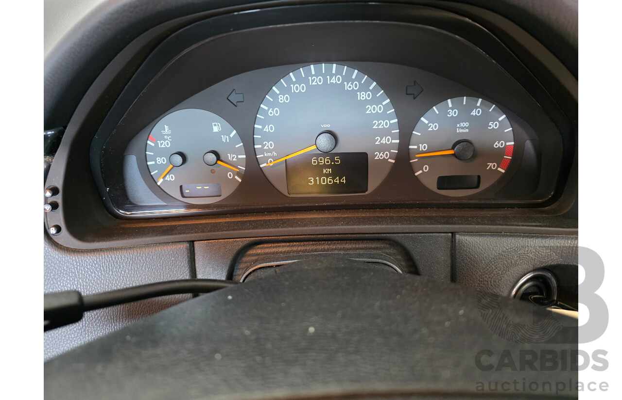 11/2001 Mercedes-Benz E430 Avantgarde W210 4d Sedan Green 4.3L