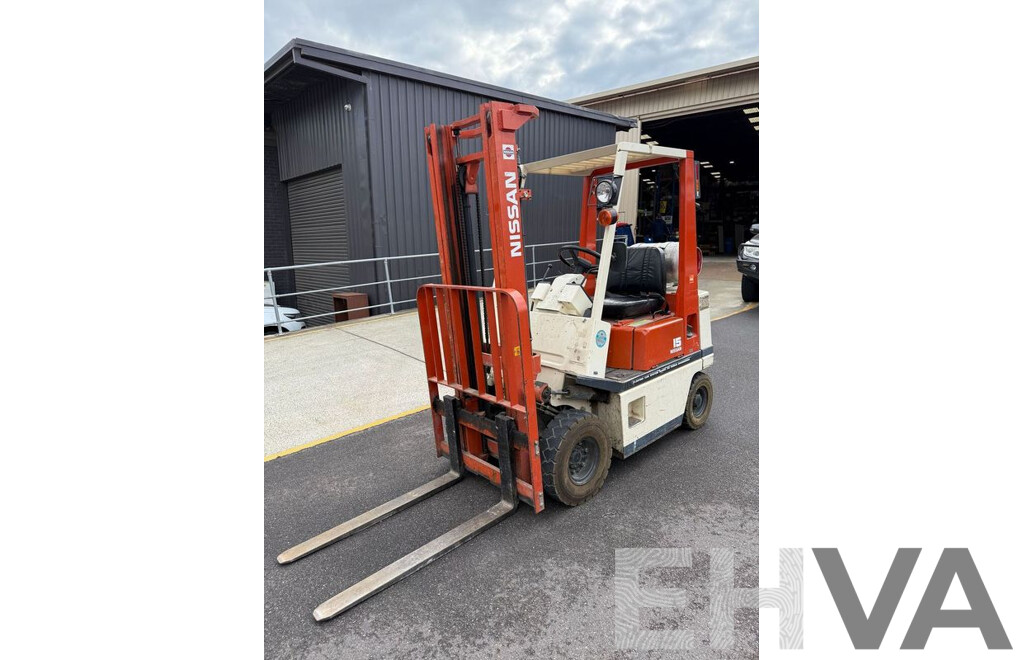 Nissan 1/1990 Counterbalance Forklift
