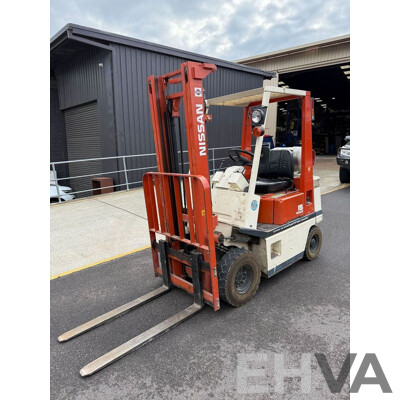 Nissan 1/1990 Counterbalance Forklift