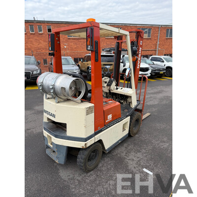 Nissan 1/1990 Counterbalance Forklift
