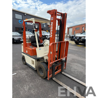 Nissan 1/1990 Counterbalance Forklift