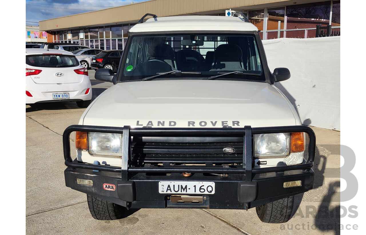 6/1999 Land Rover Discovery SE7 (4x4)  4d Wagon White 4.0L