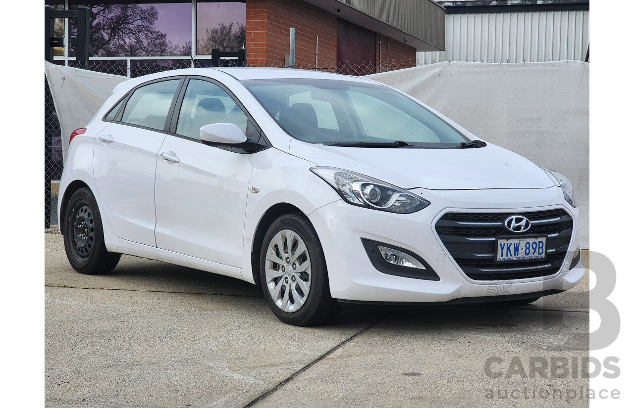 9/2015 Hyundai i30 Active GD3 SERIES 2 5d Hatchback White 1.8L