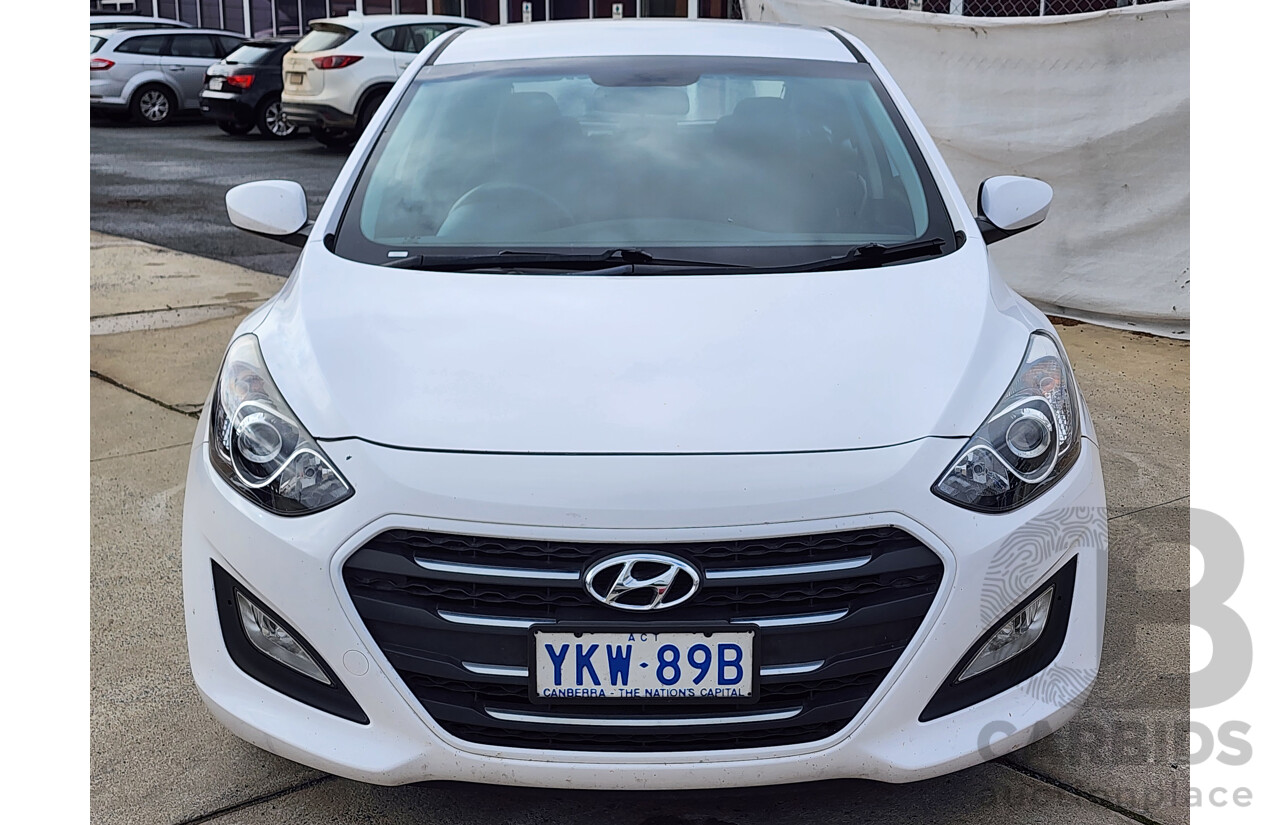 9/2015 Hyundai i30 Active GD3 SERIES 2 5d Hatchback White 1.8L