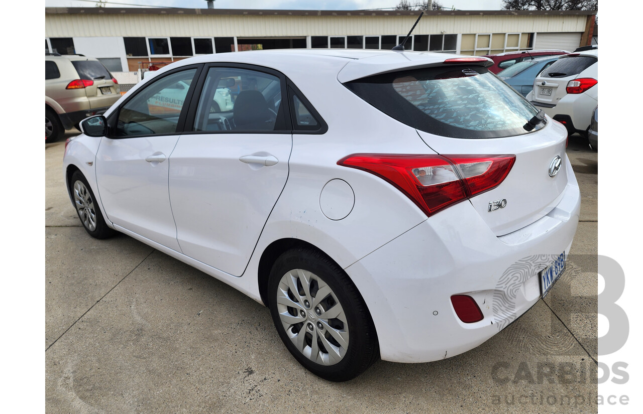 9/2015 Hyundai i30 Active GD3 SERIES 2 5d Hatchback White 1.8L
