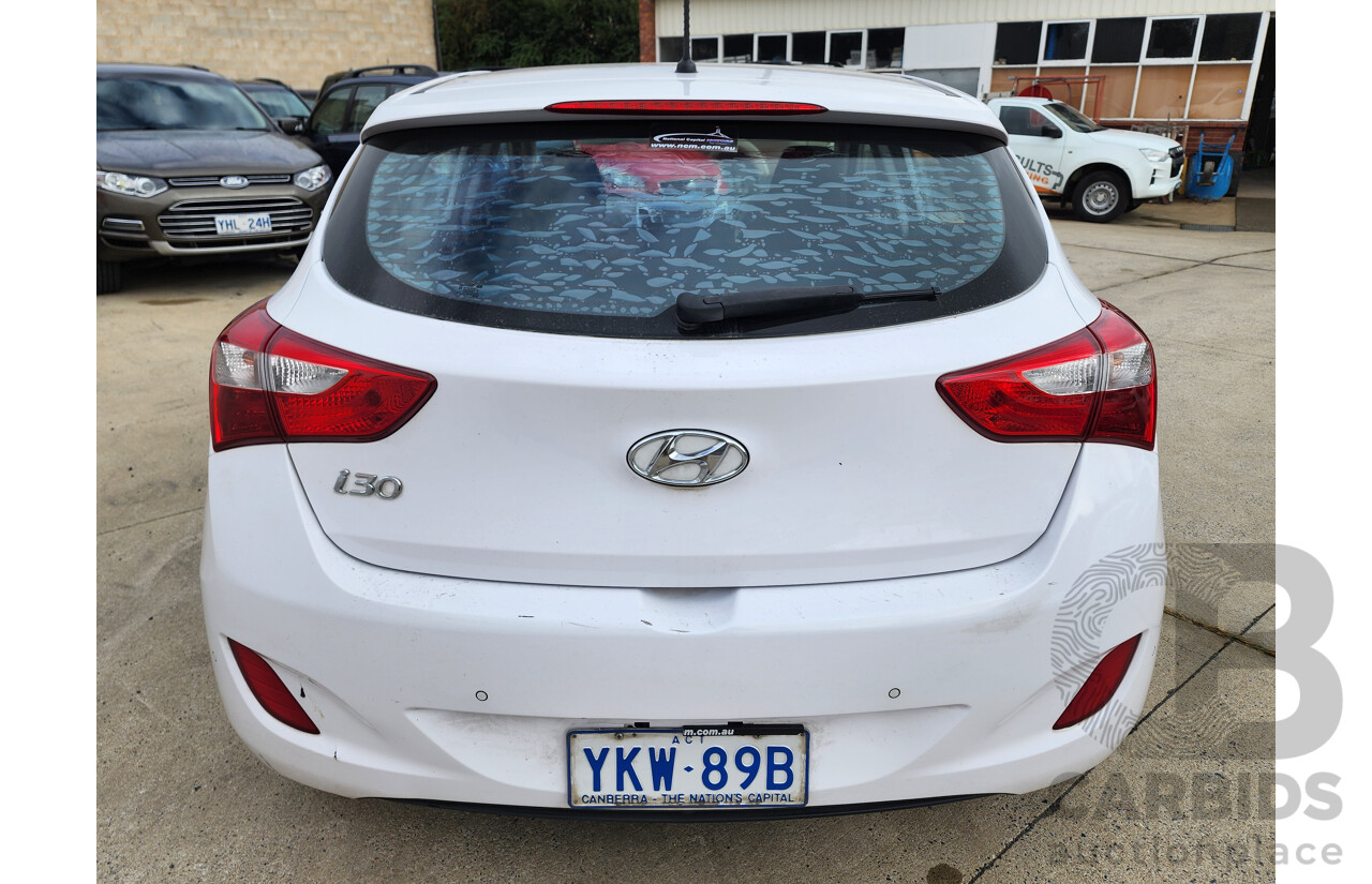 9/2015 Hyundai i30 Active GD3 SERIES 2 5d Hatchback White 1.8L
