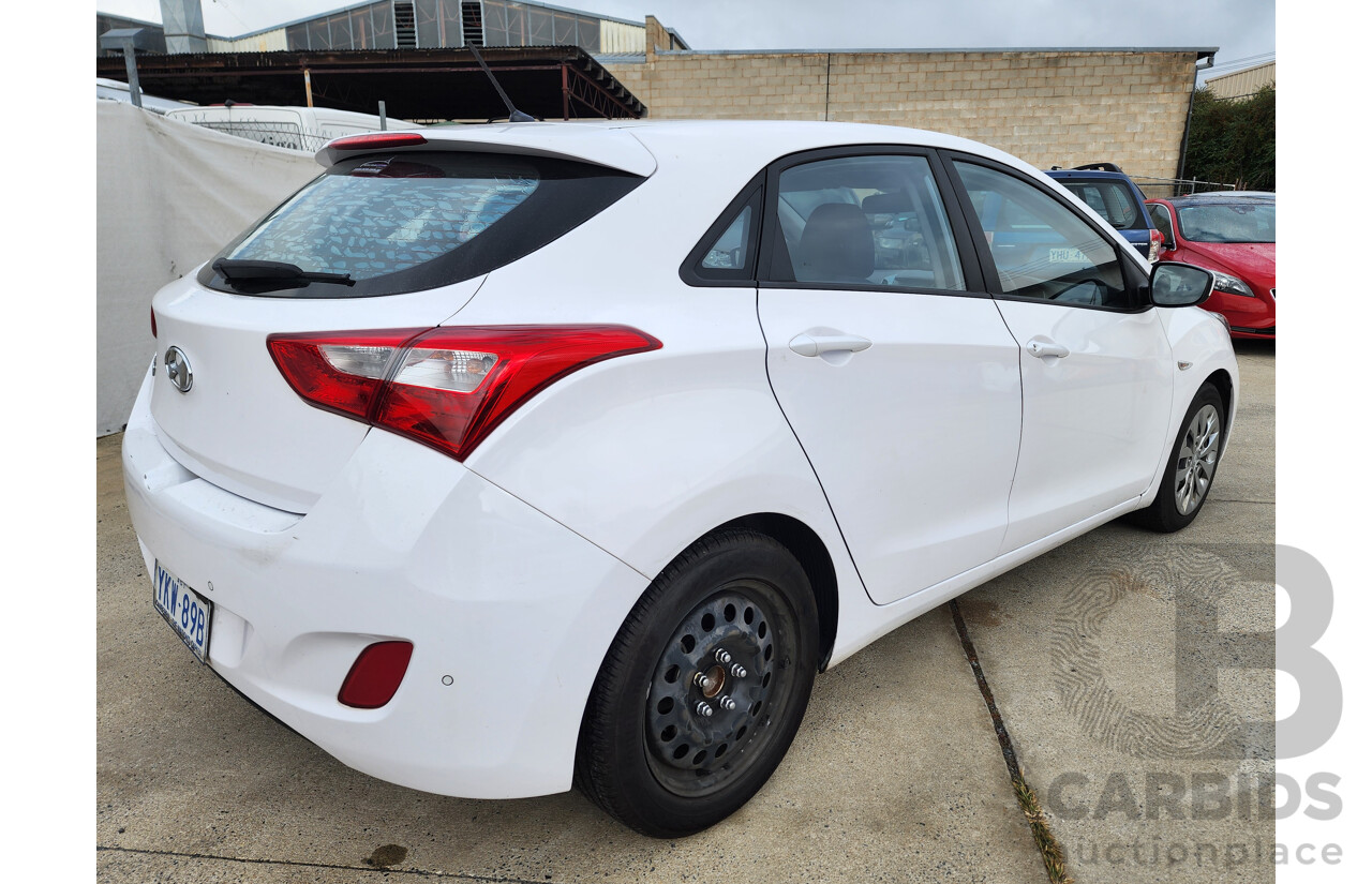 9/2015 Hyundai i30 Active GD3 SERIES 2 5d Hatchback White 1.8L