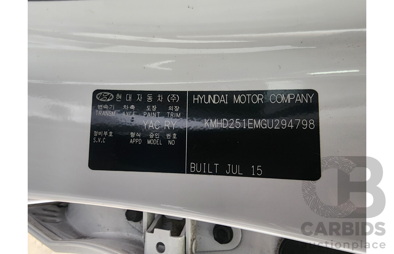 9/2015 Hyundai i30 Active GD3 SERIES 2 5d Hatchback White 1.8L