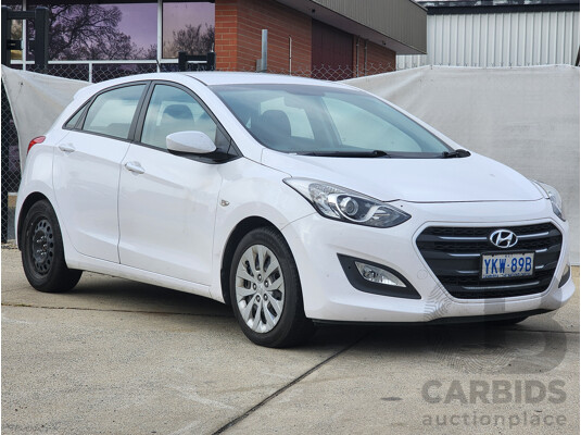 9/2015 Hyundai i30 Active GD3 SERIES 2 5d Hatchback White 1.8L