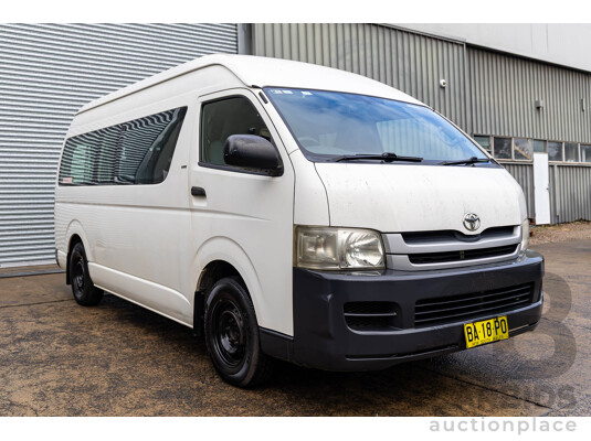 2/2009 Toyota Hiace Commuter Super LWB TRH223R MY07 Upgrade Bus French Vanilla White 2.7L - Custom Wheelchair Lift 11Seater