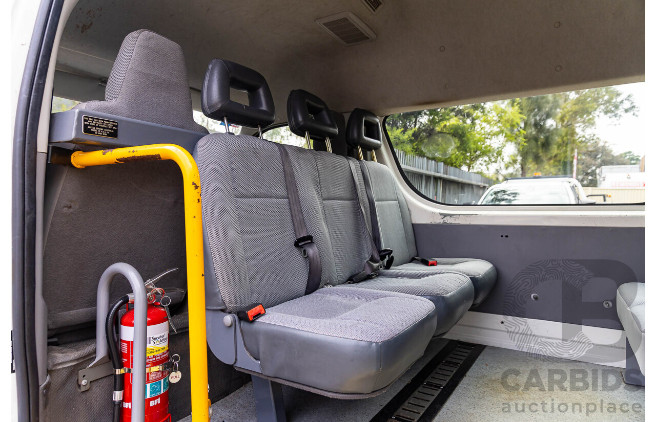8/2010 Toyota Hiace Commuter Super LWB TRH223R MY07 Upgrade Bus French Vanilla White 2.7L - Custom Wheelchair Lift 10 Seater
