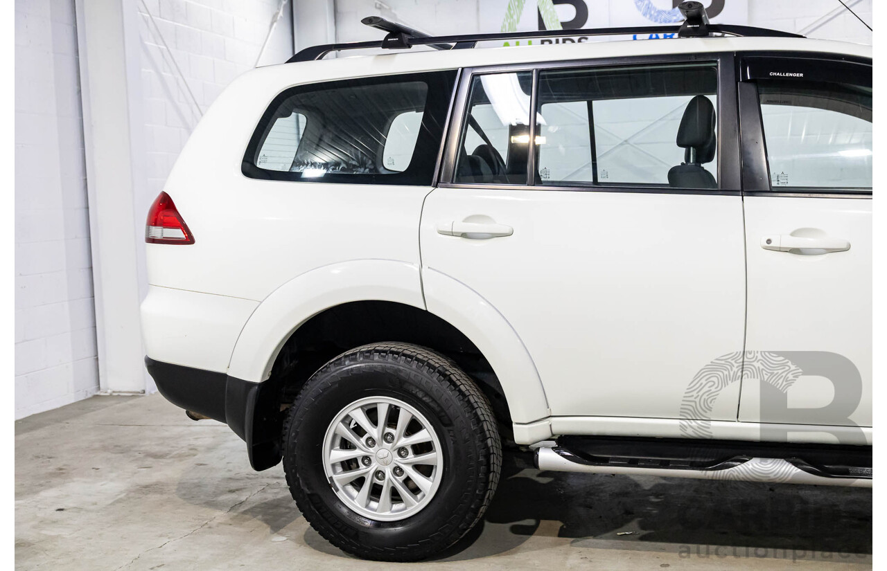 11/2015 Mitsubishi Challenger (4x4) PC MY14 4d Wagon Solid White Turbo Diesel 2.5L