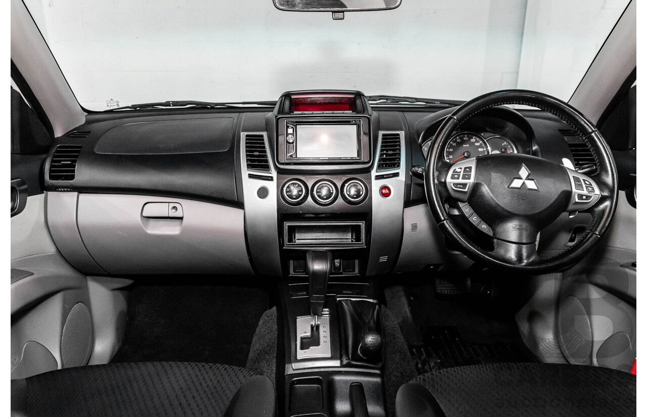 11/2015 Mitsubishi Challenger (4x4) PC MY14 4d Wagon Solid White Turbo Diesel 2.5L