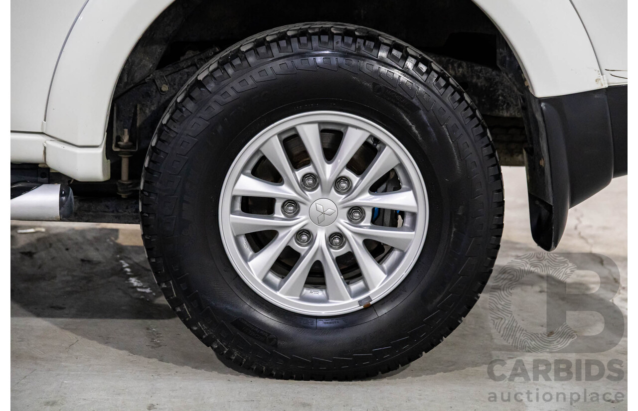 11/2015 Mitsubishi Challenger (4x4) PC MY14 4d Wagon Solid White Turbo Diesel 2.5L