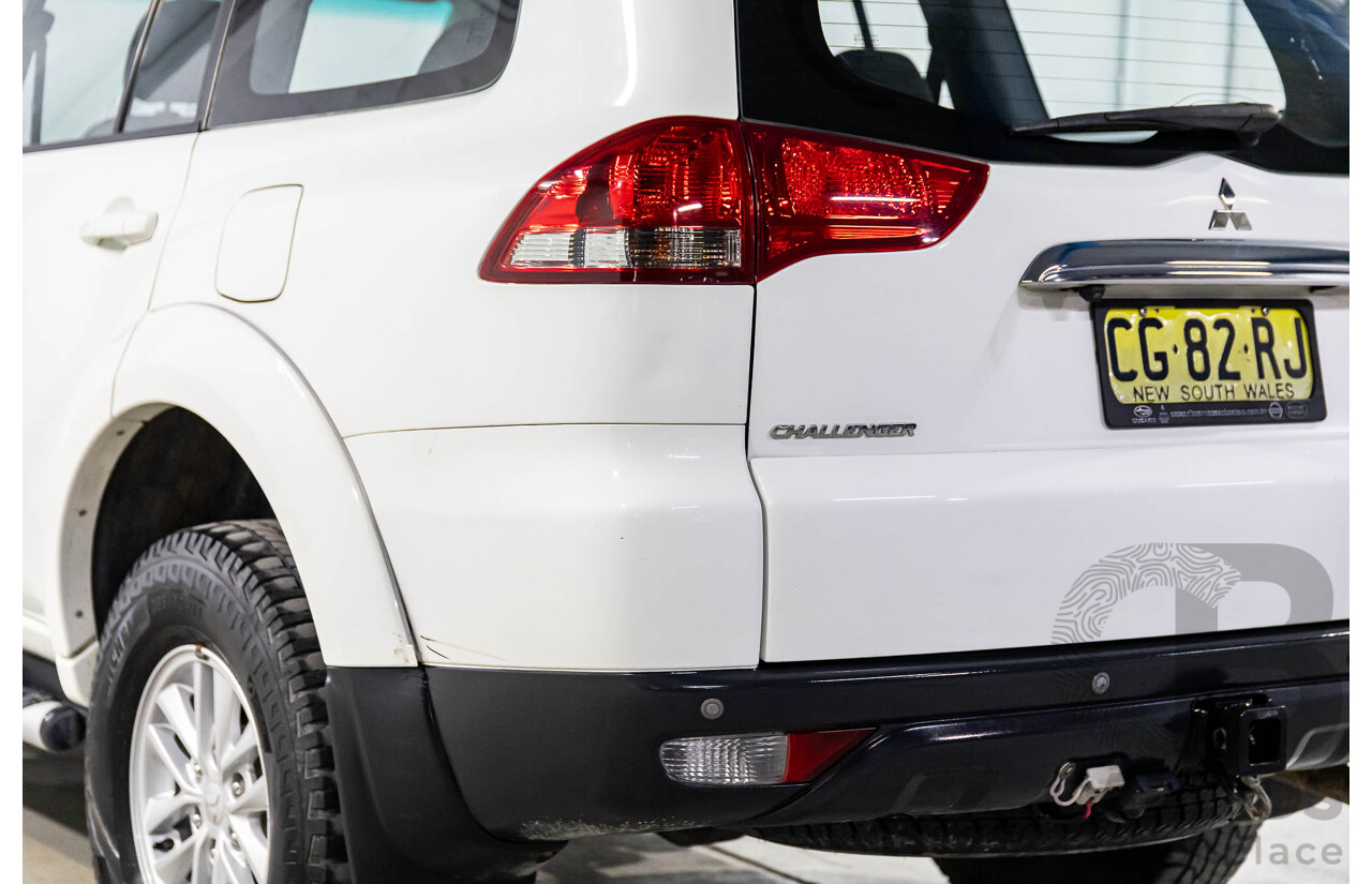 11/2015 Mitsubishi Challenger (4x4) PC MY14 4d Wagon Solid White Turbo Diesel 2.5L