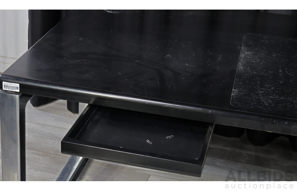 Tecno T333 Desk by Eugenio Gerli and Osvaldo Borsani
