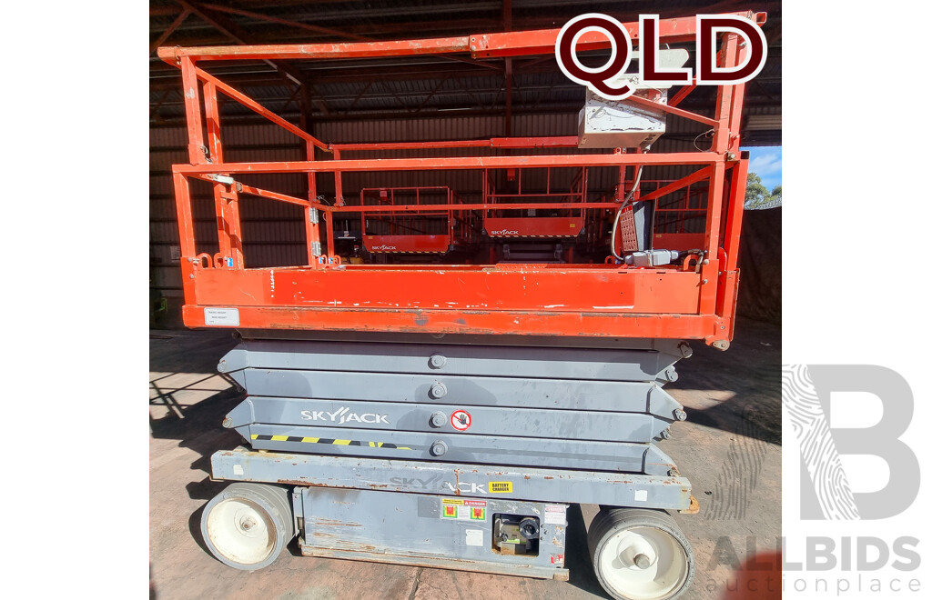 2015, 32ft Electric Scissor Lift - Skyjack SJ4632 - 9.75m