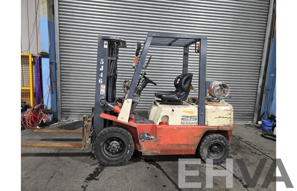 NISSAN PJ02A250 Forklift
