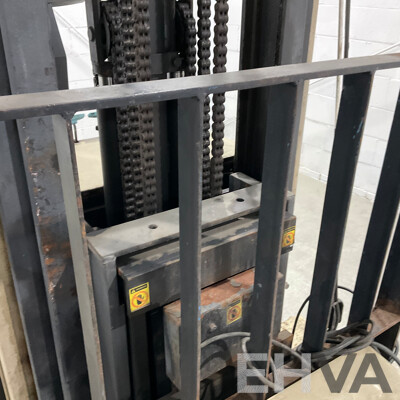 CROWN 30WRTT210 1.4Ton (5.3m Lift) Electric Walkie Reach Forklift