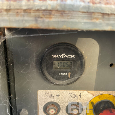 SKYJACK SJ6832RT Rough Terrain Scissor