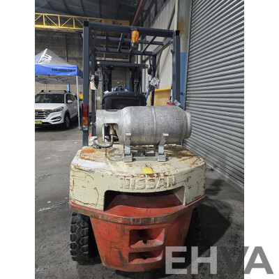 NISSAN PJ02A250 Forklift