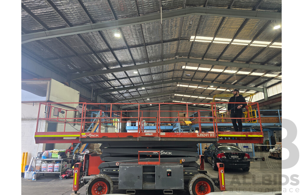 2017 SKYJACK SJ9241 RT 4x4 Diesel Mobile Elevated Work Platform