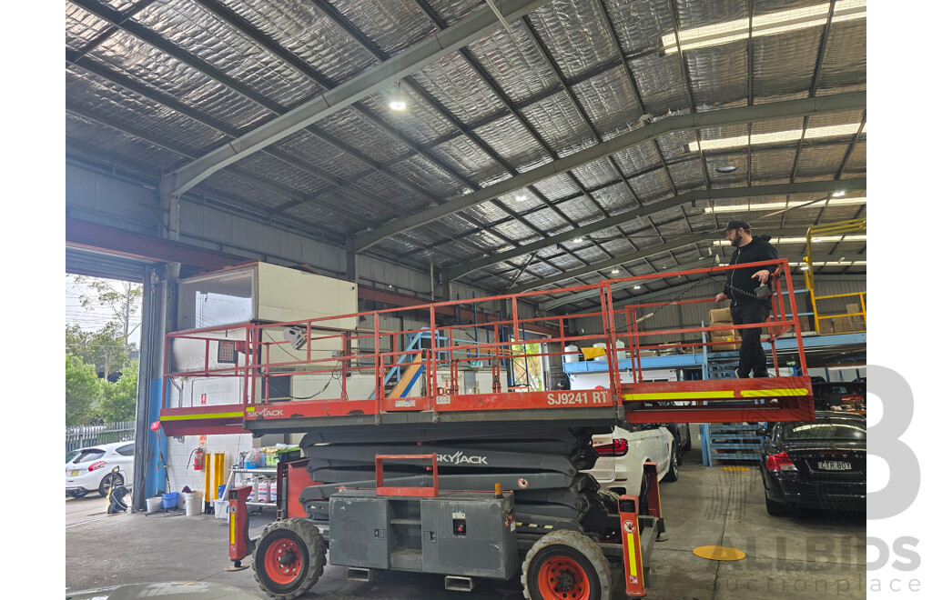 2017 SKYJACK SJ9241 RT 4x4 Diesel Mobile Elevated Work Platform