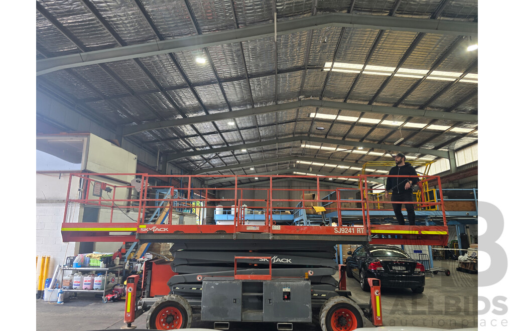 2017 SKYJACK SJ9241 RT 4x4 Diesel Mobile Elevated Work Platform