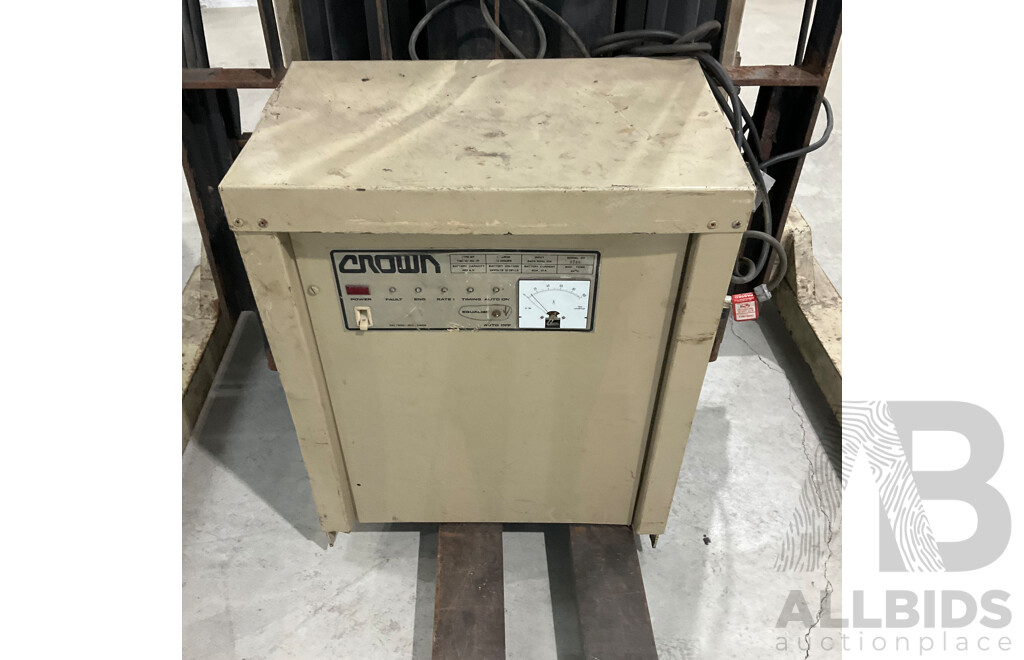 CROWN 30WRTT210 1.4Ton (5.3m Lift) Electric Walkie Reach Forklift
