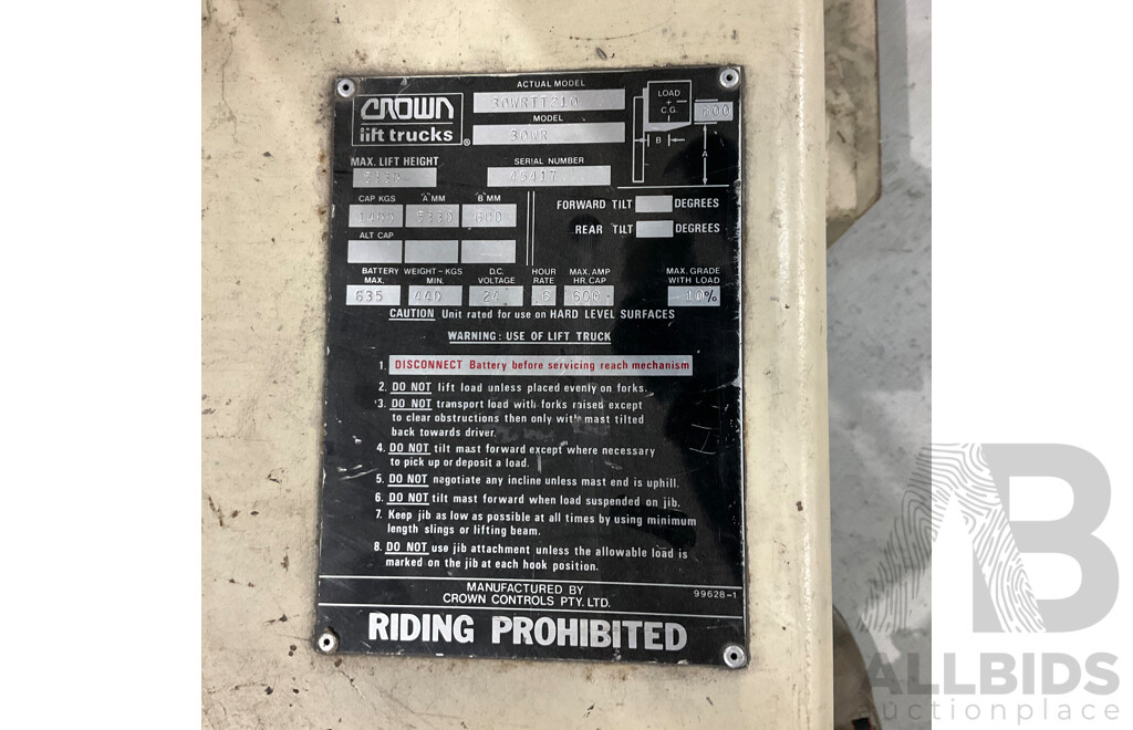 CROWN 30WRTT210 1.4Ton (5.3m Lift) Electric Walkie Reach Forklift