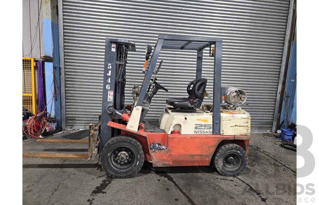 NISSAN PJ02A250 Forklift