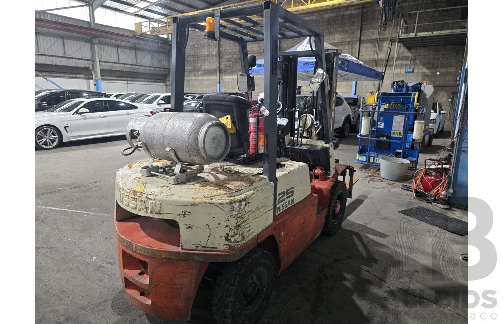NISSAN PJ02A250 Forklift