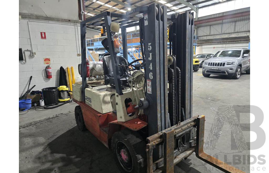 NISSAN PJ02A250 Forklift