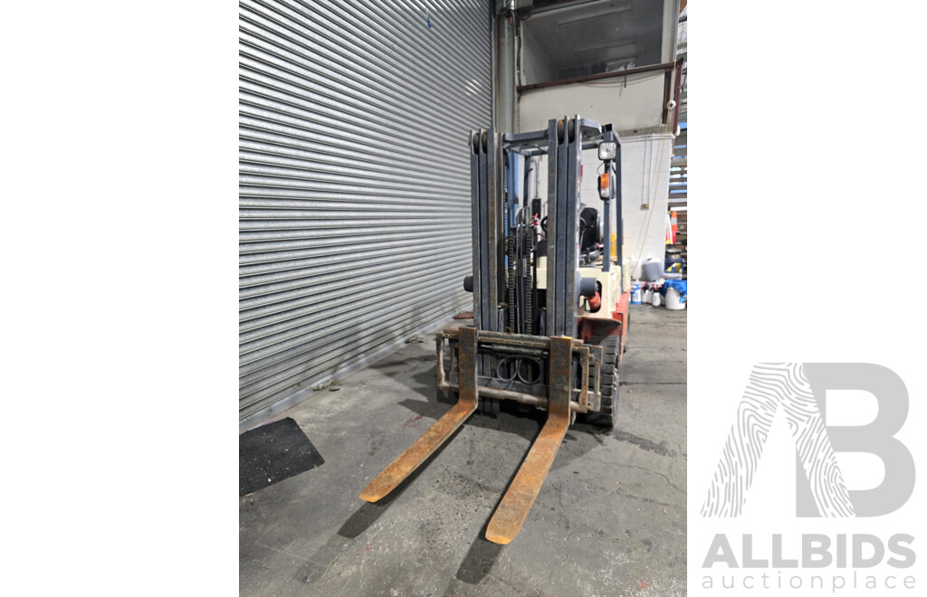 NISSAN PJ02A250 Forklift