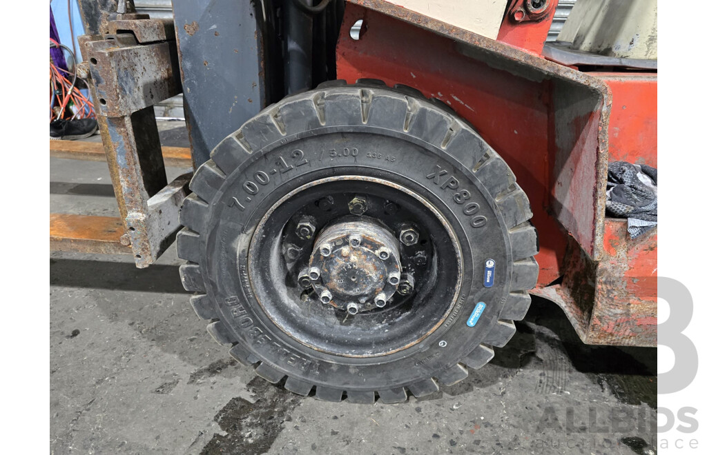 NISSAN PJ02A250 Forklift