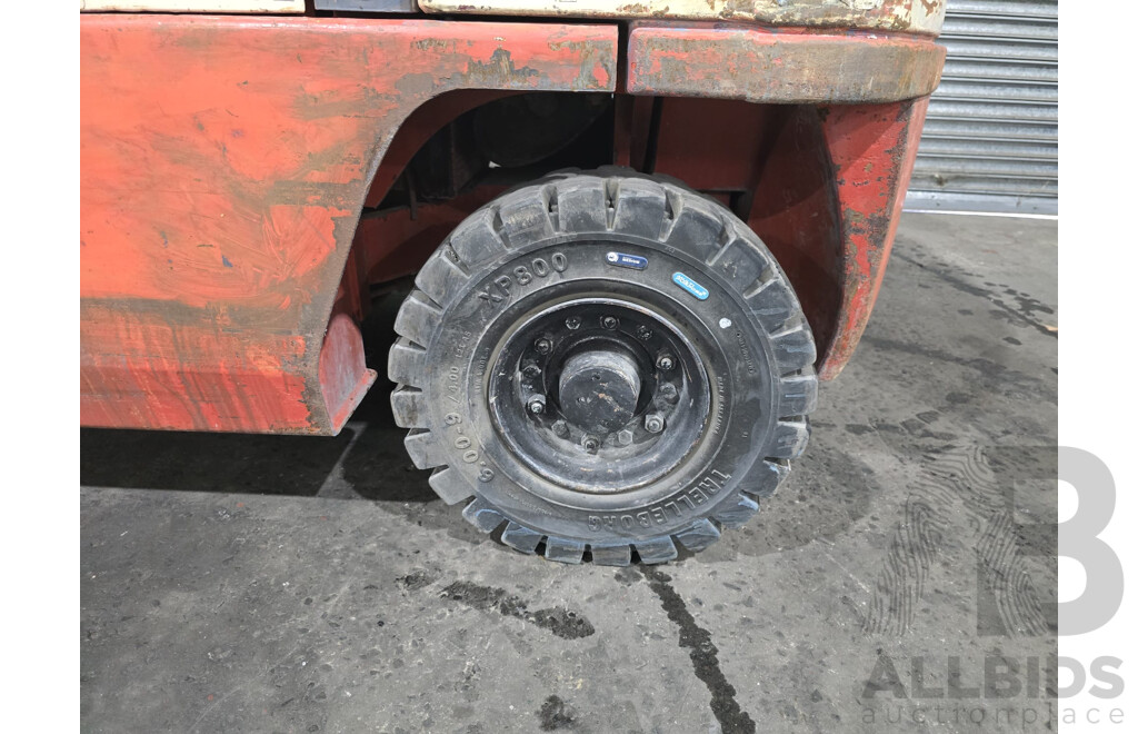 NISSAN PJ02A250 Forklift