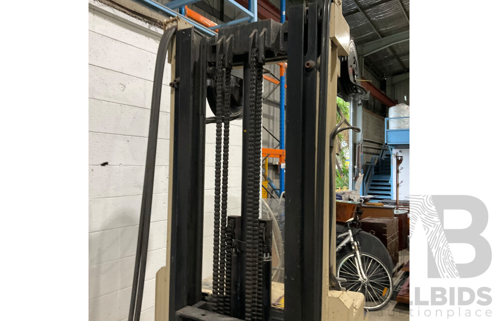 CROWN 30WRTT210 Walkie Stacker
