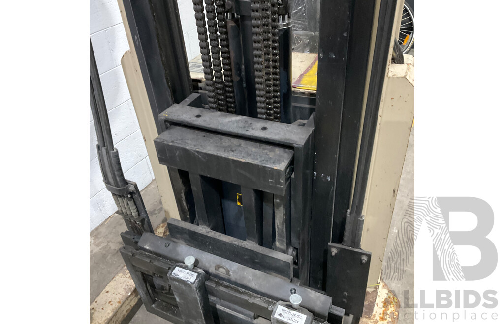 CROWN 30WRTT210 Walkie Stacker