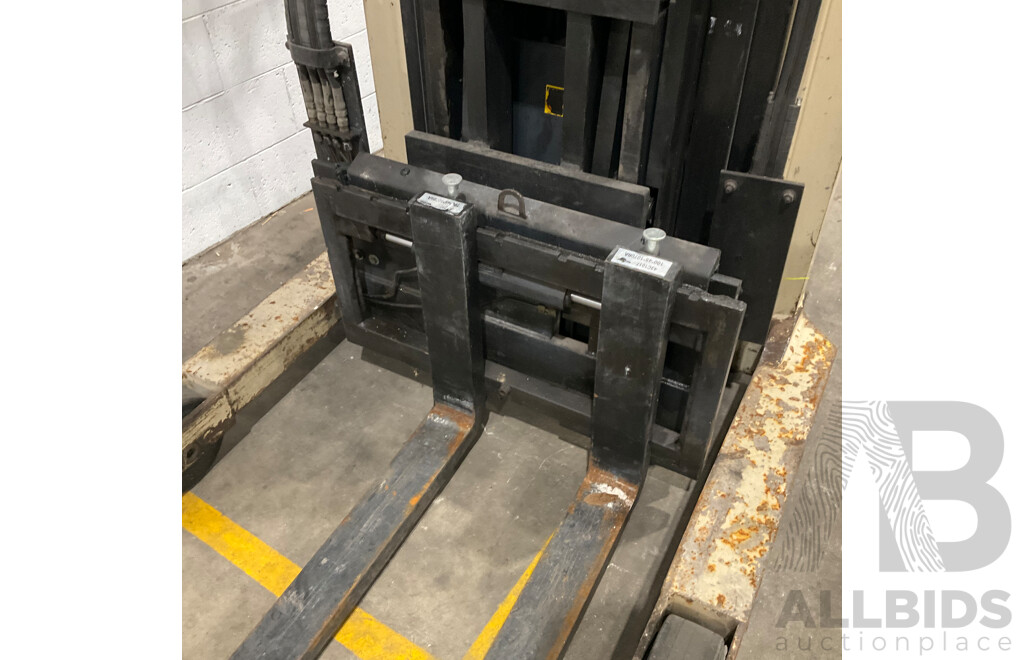 CROWN 30WRTT210 Walkie Stacker