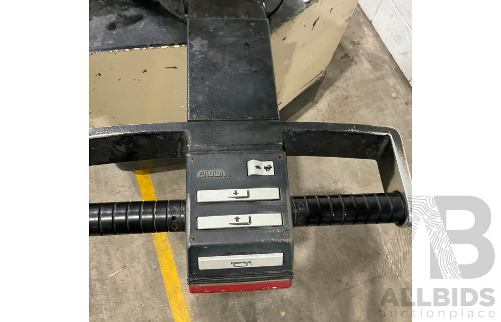 CROWN 30WRTT210 Walkie Stacker