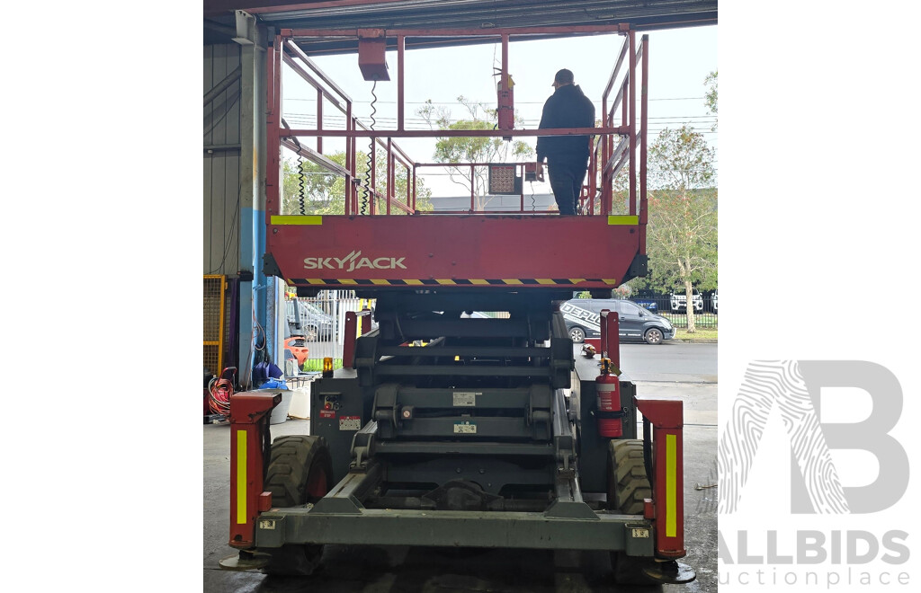 2017 SKYJACK SJ9241 RT 4x4 Diesel Mobile Elevated Work Platform