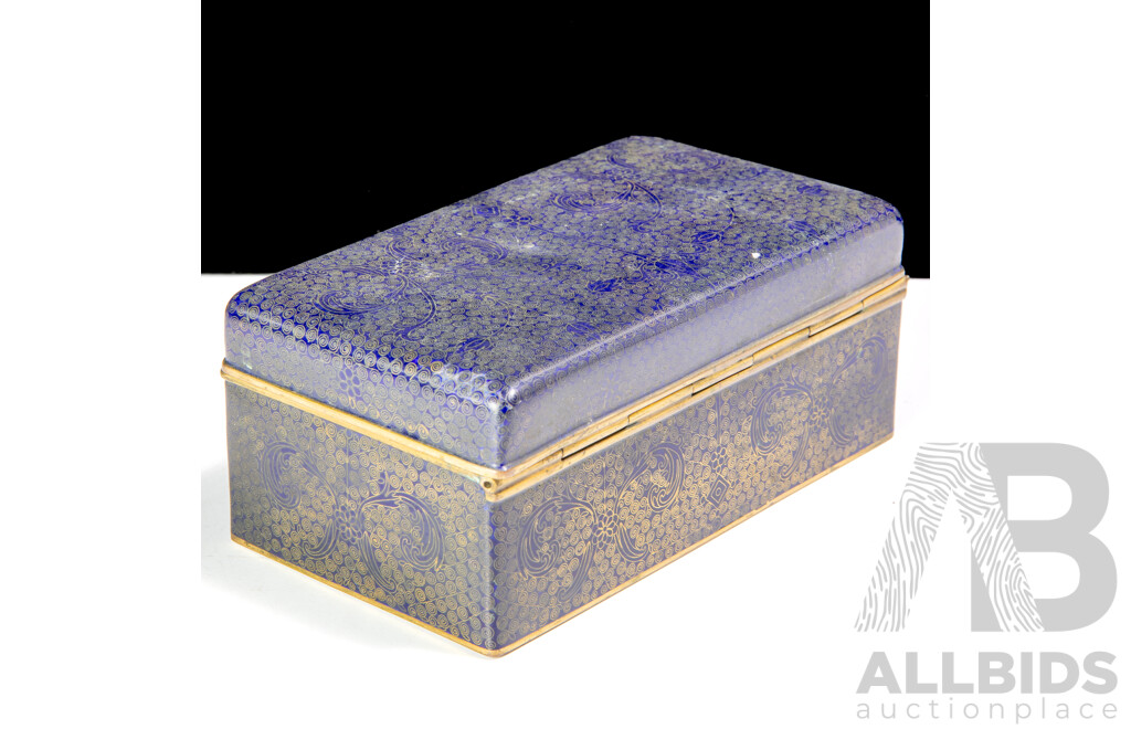 Vintage Chinese Cloisonne Lidded Wood Lined Cigar Box with Fine Detail