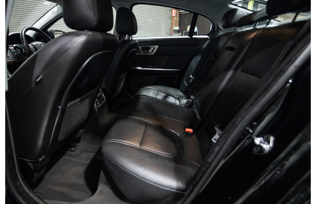 4/2014 Jaguar XF 2.0 Luxury MY13 4d Sedan Ultimate Black Metallic Turbo 2.0L