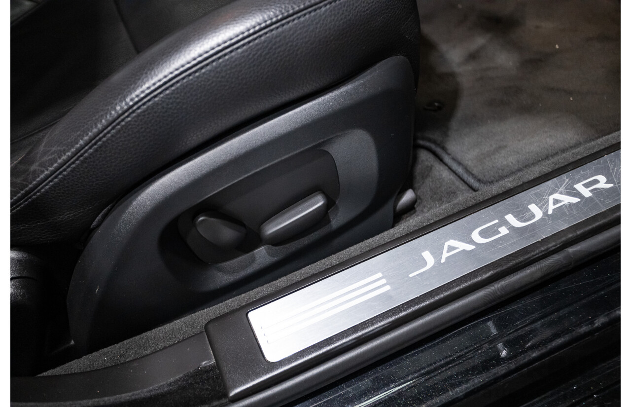 4/2014 Jaguar XF 2.0 Luxury MY13 4d Sedan Ultimate Black Metallic Turbo 2.0L