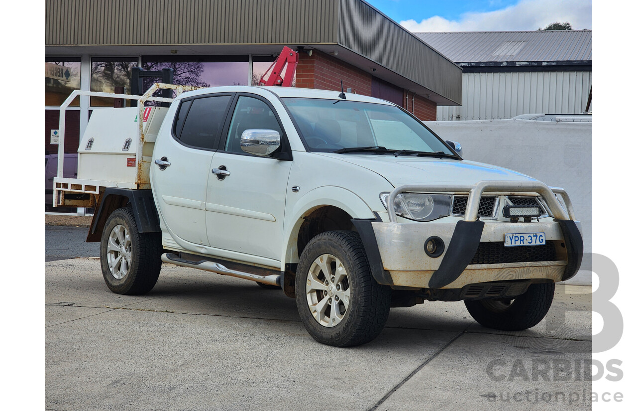 2/2013 Mitsubishi Triton Glx-R (4x4) MN MY13 Double Cab Utility White 2.5L