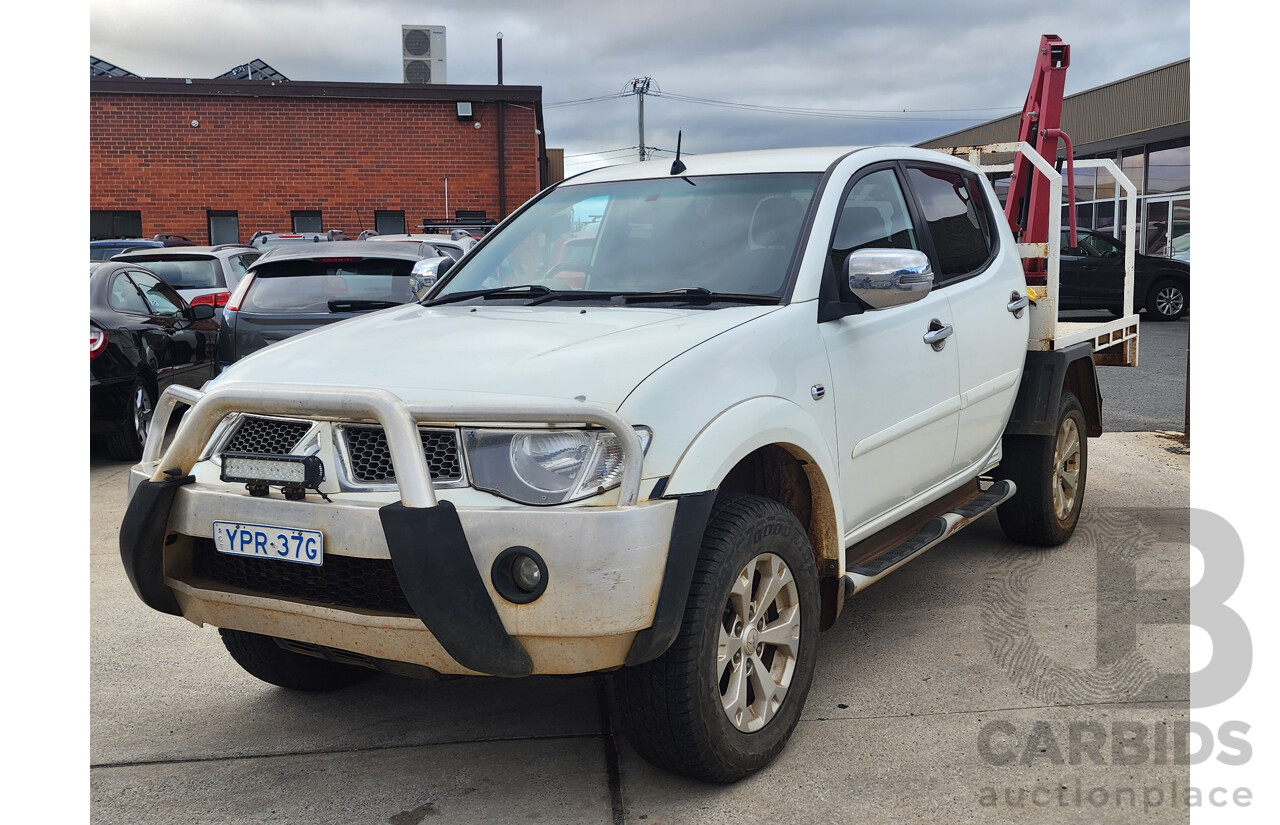 2/2013 Mitsubishi Triton Glx-R (4x4) MN MY13 Double Cab Utility White 2.5L