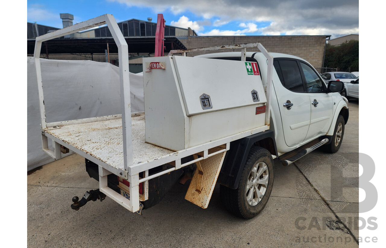 2/2013 Mitsubishi Triton Glx-R (4x4) MN MY13 Double Cab Utility White 2.5L