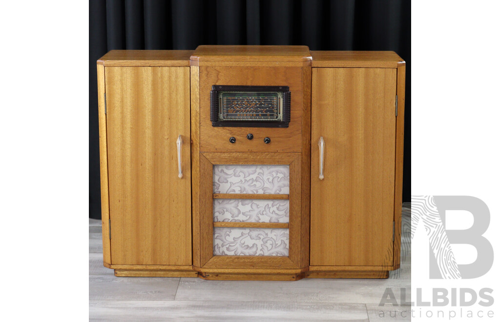 Art Deco Timber Cased Valve Radiogram