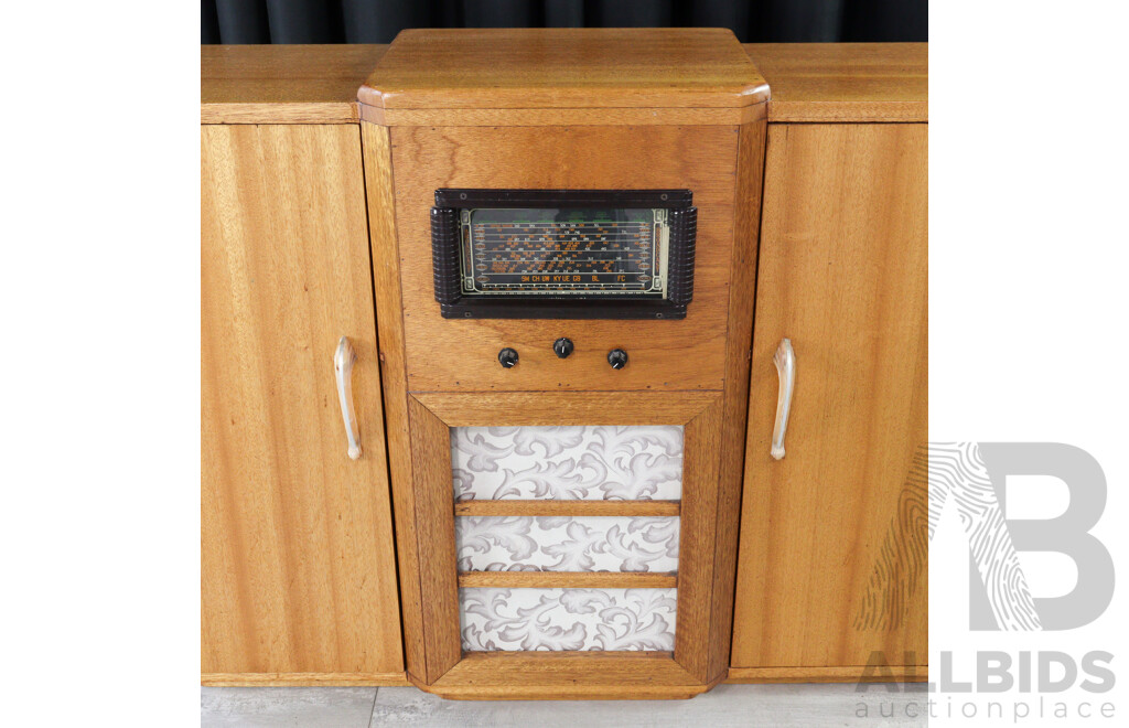 Art Deco Timber Cased Valve Radiogram