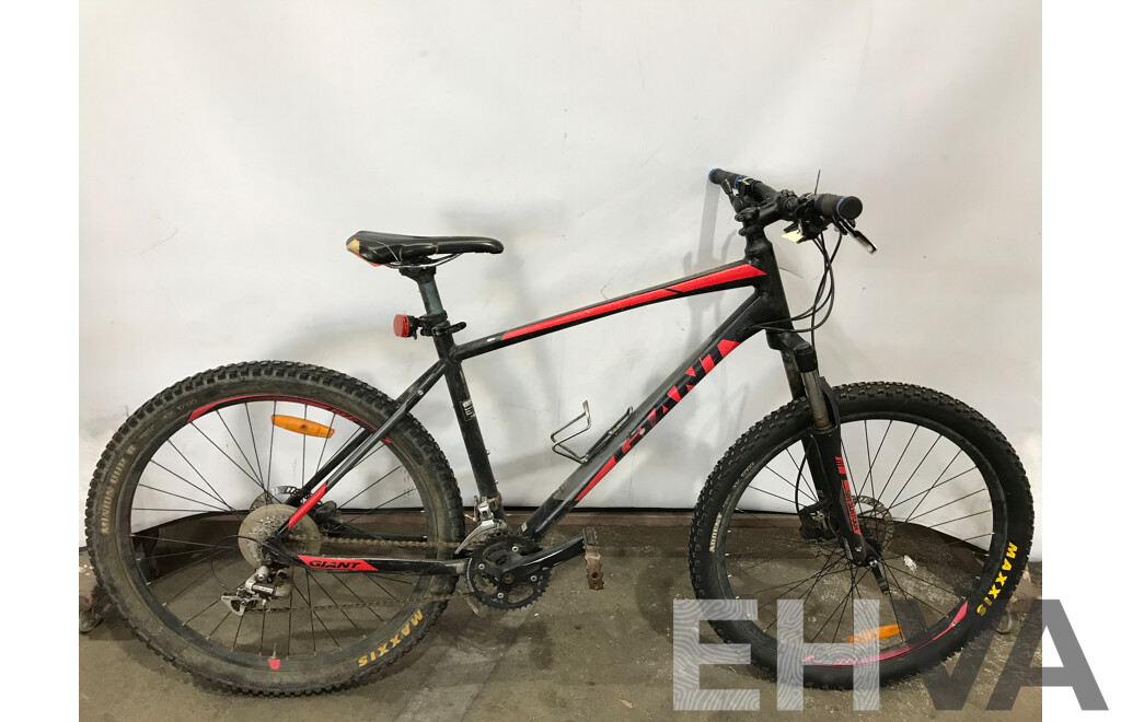 Giant Talon 24 Speed Mountain Bike